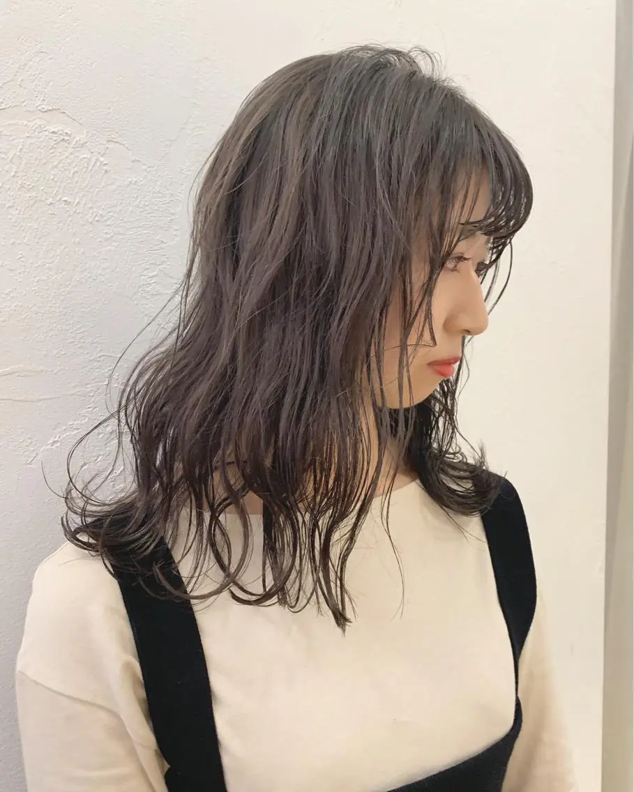 ミディアム カラー ハイトーンボブ 前田 表参道　グレージュのヘアスタイル