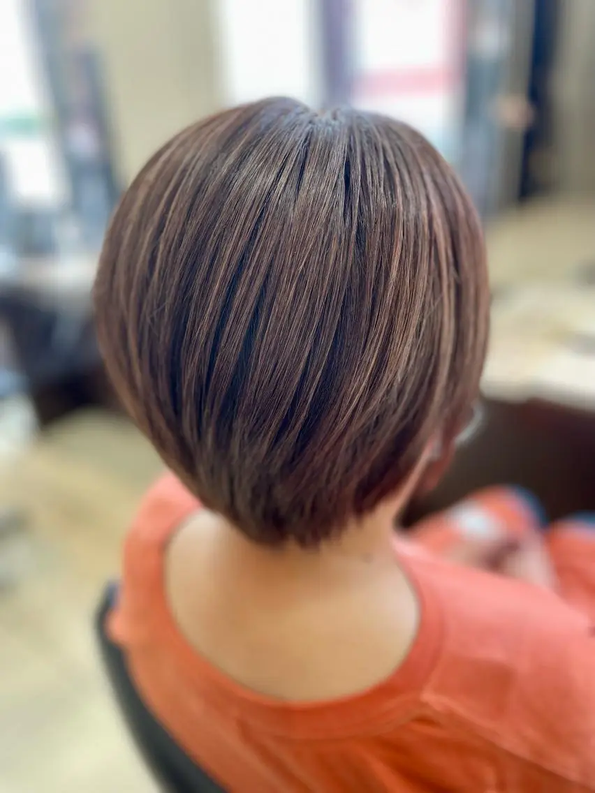 ショート カラー グレージュ ハイライトカラー ハイライト 嶌田 沙紀のヘアスタイル