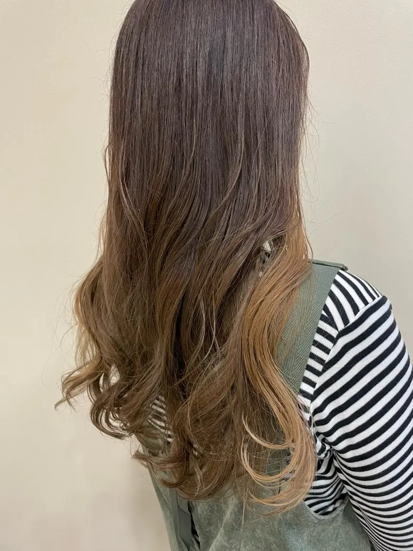 ロング カラー ベージュカラー イヤリングカラー ヘアカラー トリートメント 沢田 瞳のヘアスタイル