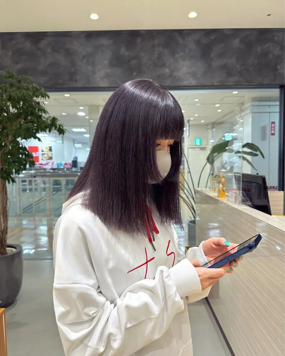 ミディアム カラー NAKAHARA TSUKUSHIのヘアスタイル