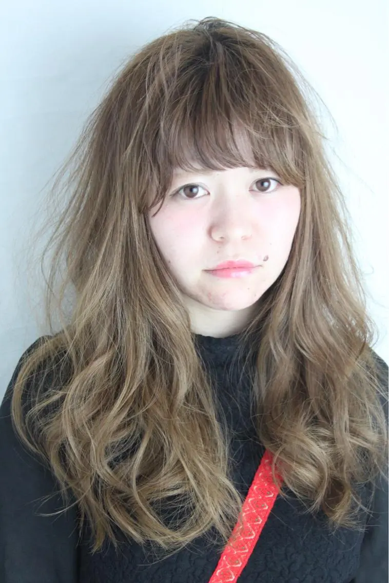 セミロング H (エイチ) 烏丸御池店のヘアスタイル