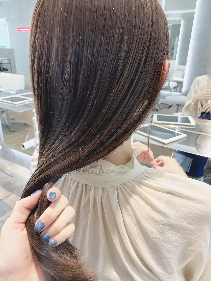ミディアム カラー ベージュカラー カット ヘアカラー トリートメント 山下 千明のヘアスタイル