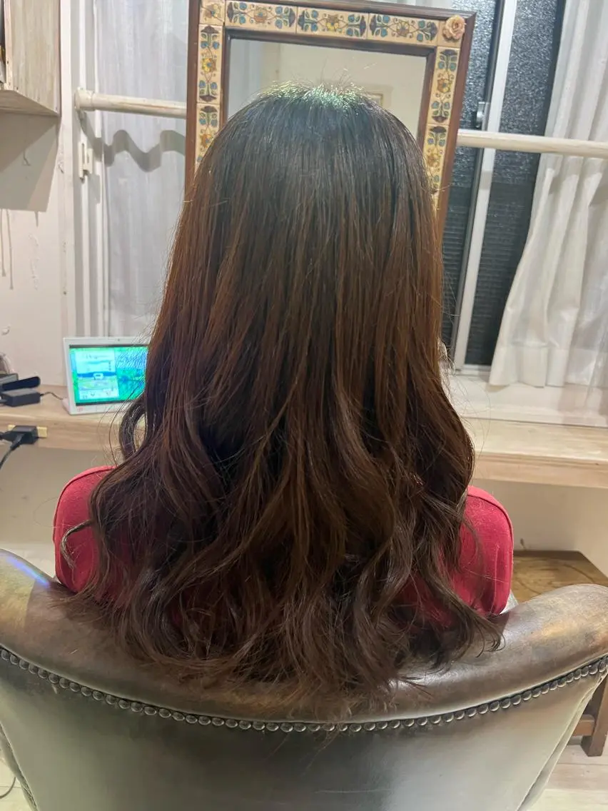 ロング 才門 真菜のヘアスタイル