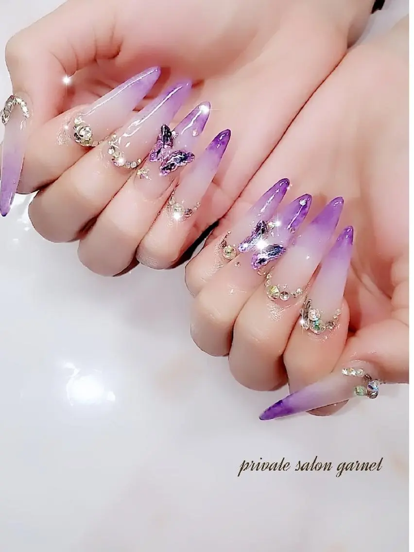 ロング ネイル グラデーション Garnet nailのネイルデザイン