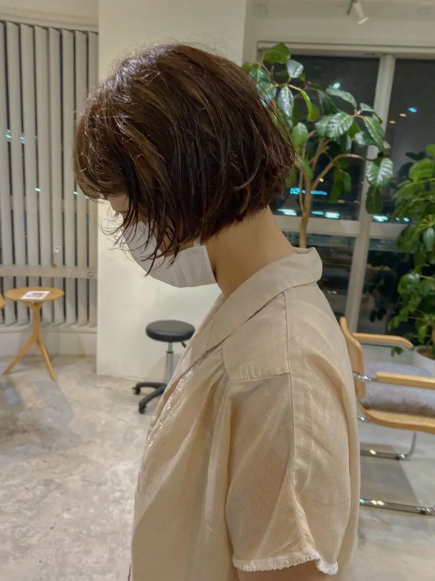ショート カラー くせ毛 FILMS/sari /似合わせカットのヘアスタイル
