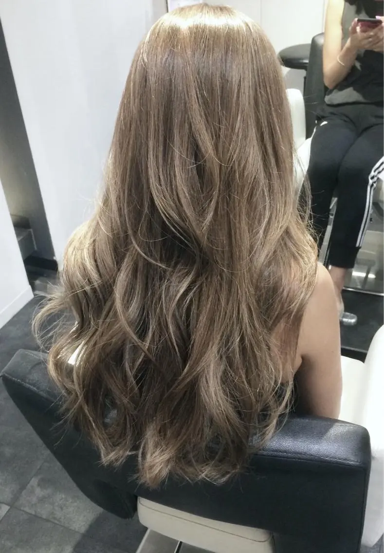 セミロング カラー イルミナカラー 髪質改善カラー韓国風 レイヤーtudaのヘアスタイル