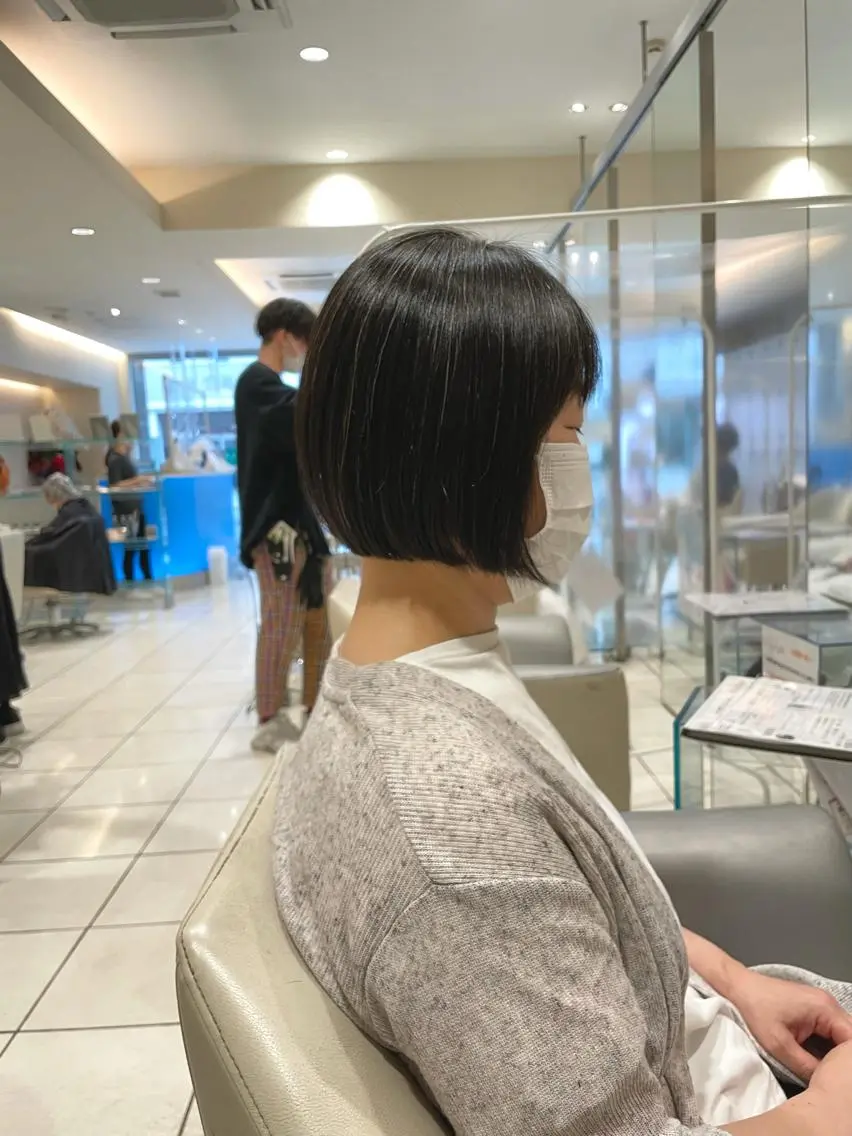 ショート カット MODEks eau 佐藤優志のヘアスタイル