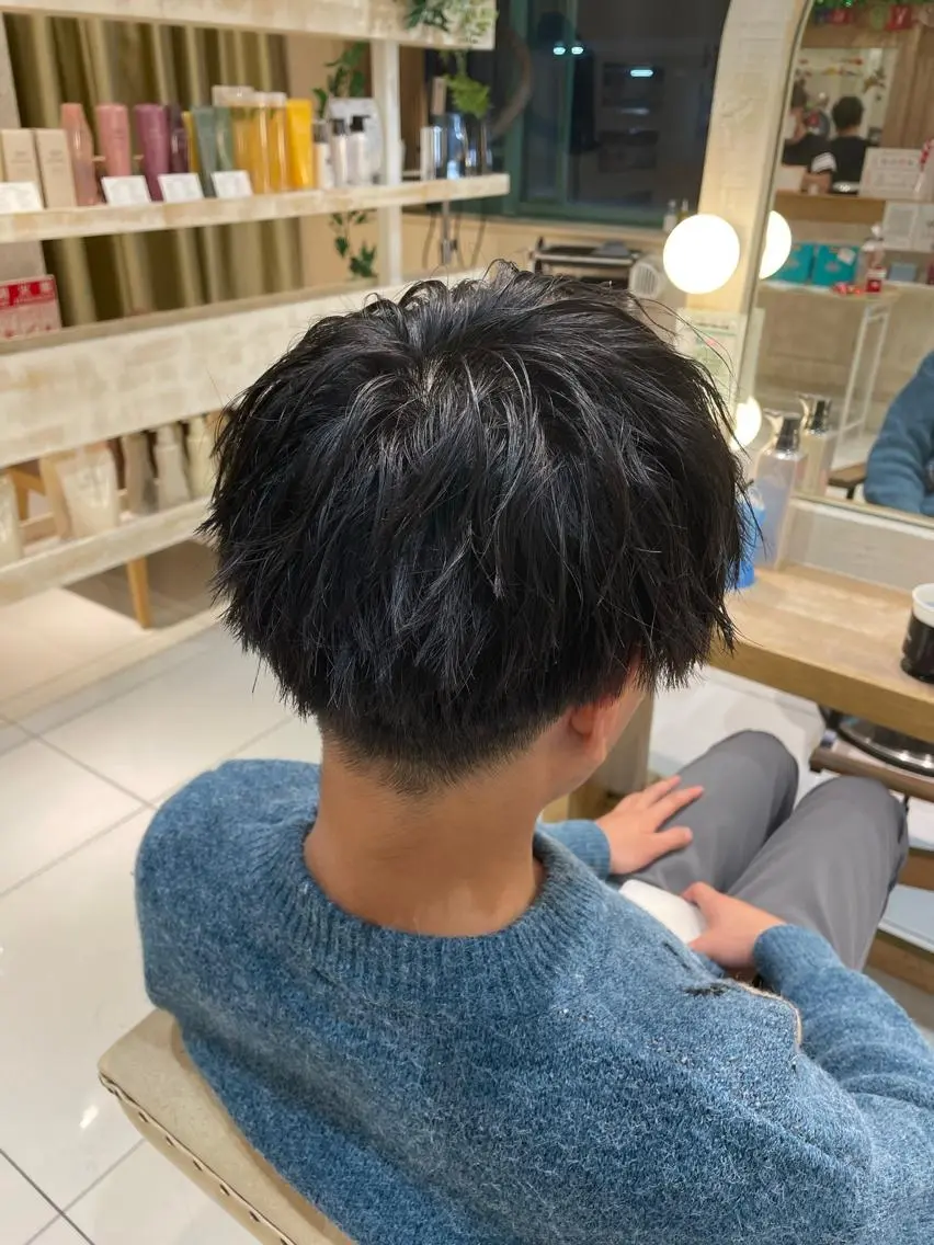 ミディアム パーマ メンズ ミディアムパーマ メンズブリーチ メンズパーマ メンズツイストパーマ くせ毛 本厚木|縮毛矯正/ 髪質改善/専門サロンのヘアスタイル