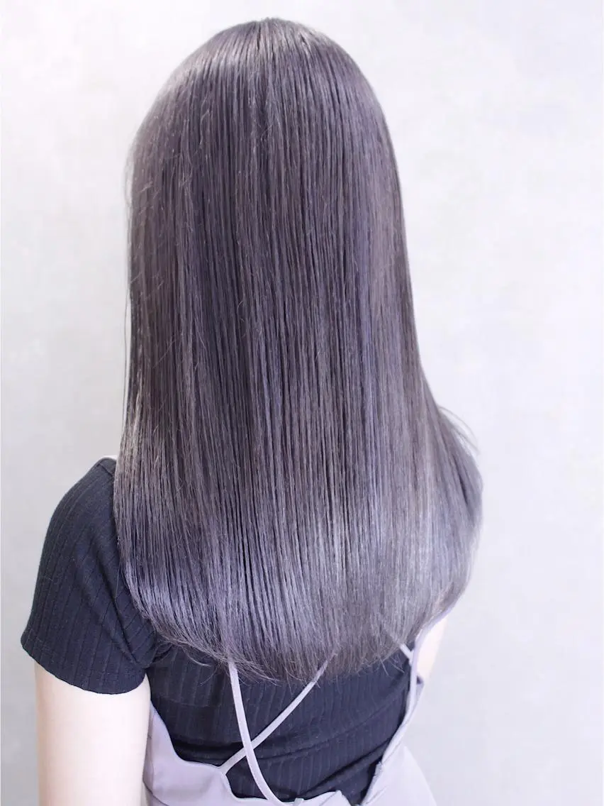 セミロング カラー ヘアアレンジ シルバー ヘアカラー lani ブリーチ /ダブルカラーのヘアスタイル