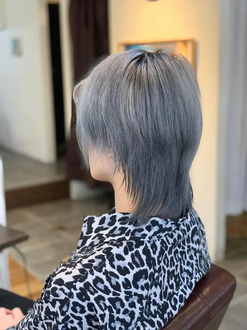 ショート カラー メンズ ブルーカラー ブルーグレー ブルーグレージュ グレージュ シルバー カット ヘアカラー トリートメント メンズパーマ 髪質改善☆有馬のヘアスタイル