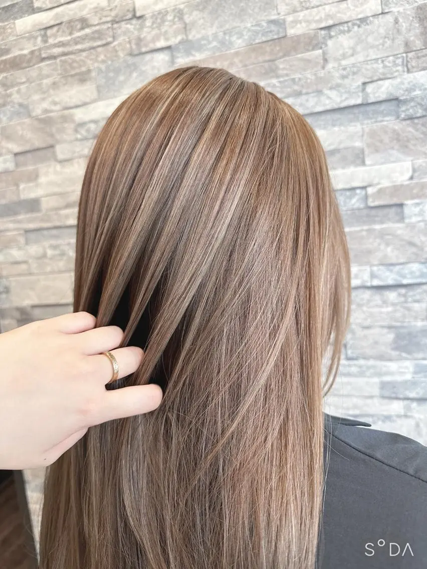 ロング カラー ベージュカラー ハイライトカラー ハイライト 🫧アレンジ・髪質 改善maica🫧のヘアスタイル