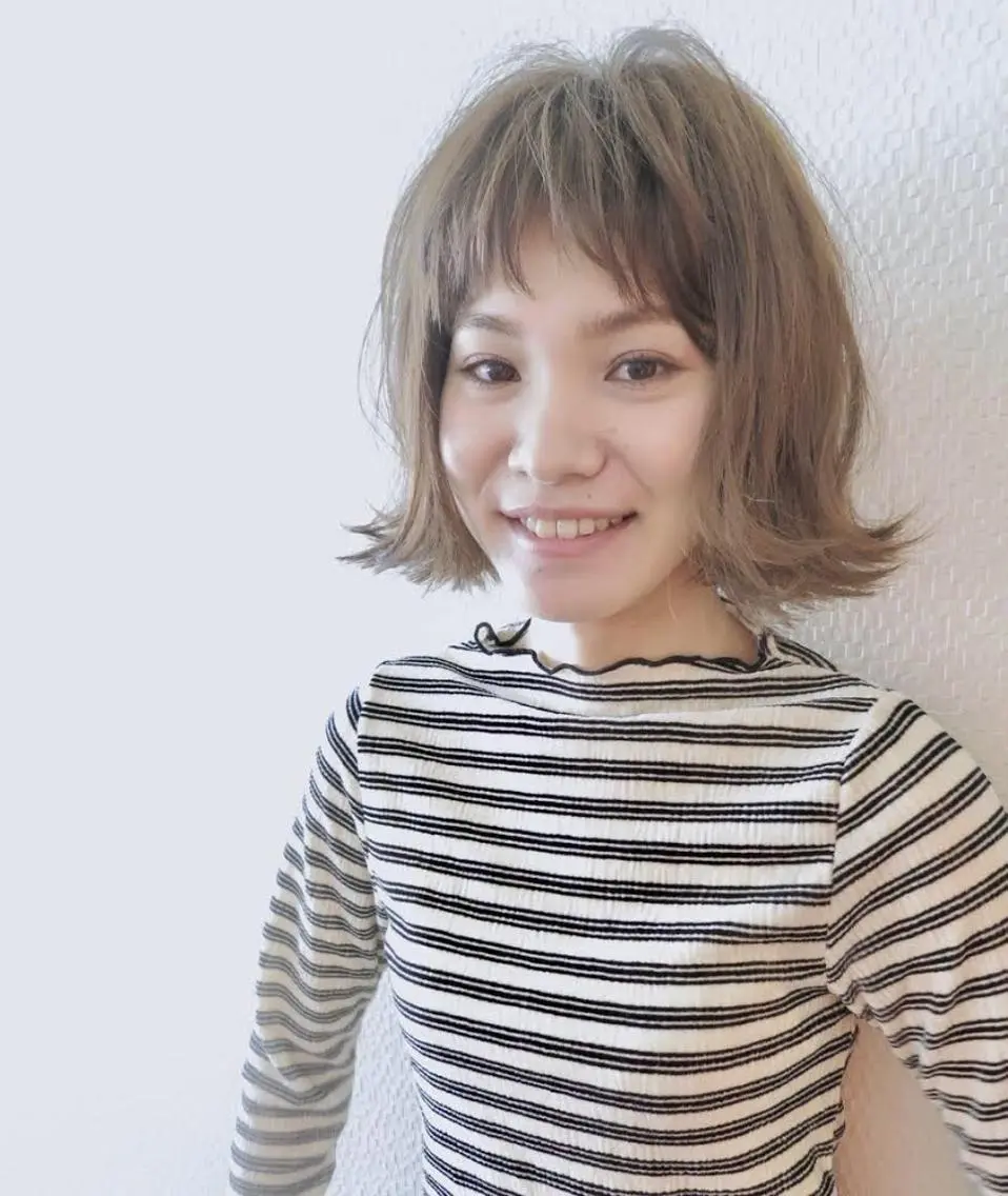 ショート カラー ヘアアレンジ 透明感カラー ボブ 外ハネヘア 芝 幸大のヘアスタイル