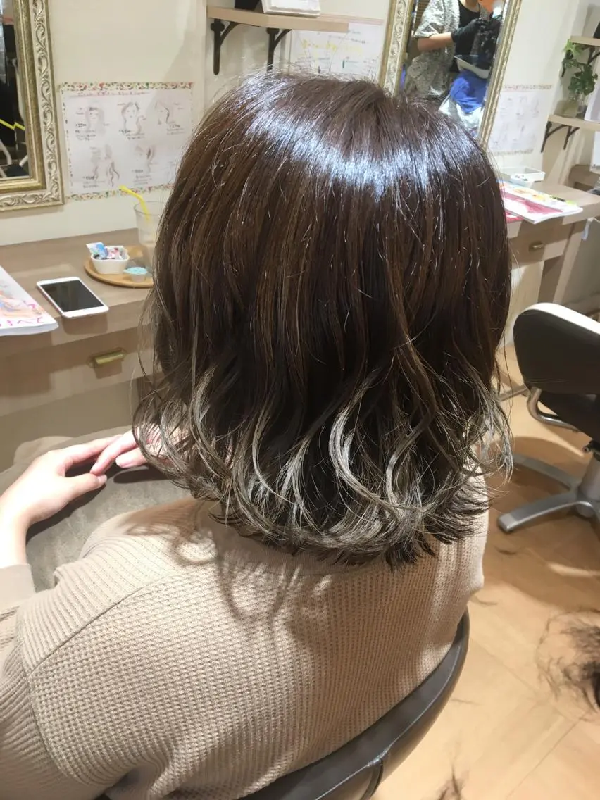 ミディアム カラー ヘアアレンジ 白浜 サキのヘアスタイル