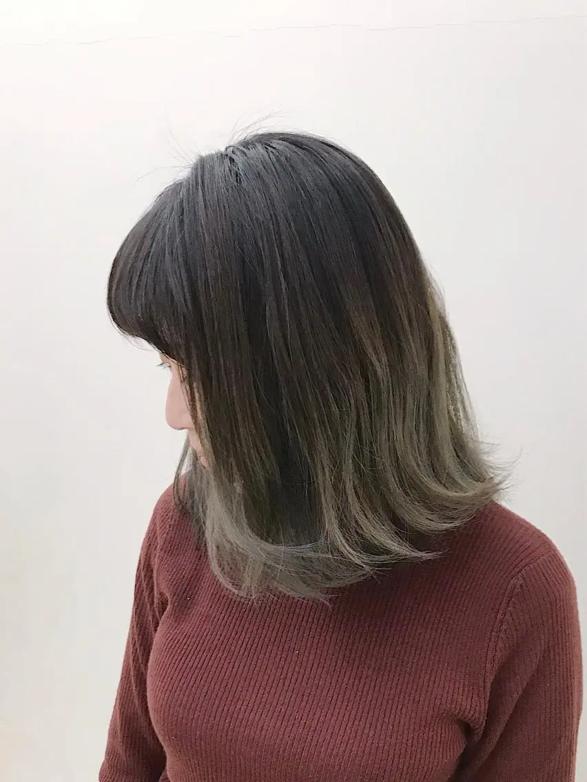 セミロング カラー ブリーチ 透明感カラー 髪質改善 トリートメント ヘアカラー ブリーチカラー/ 岩破瑞希のヘアスタイル