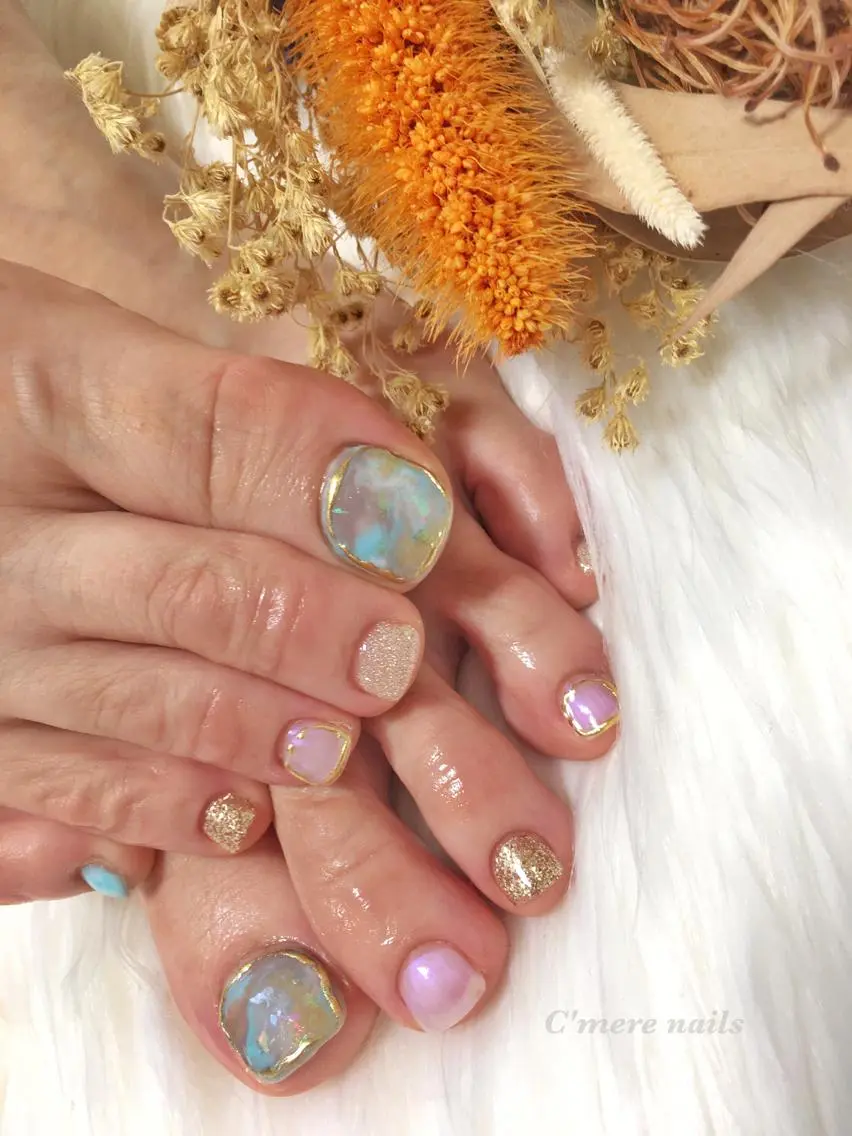 ネイル ゴールド フットネイル nouva nailsのネイルデザイン