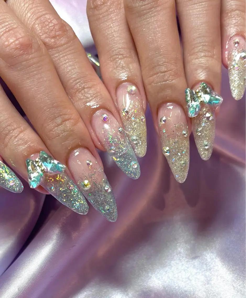 ネイル フレンチネイル グラデーション キラキラネイル 韓国ネイル ラメ(グリッター) ハンドネイル Para Sol nail Maoのネイルデザイン