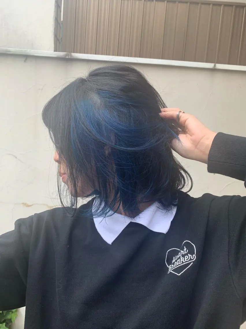 ショート カラー ミドウチ アヤカのヘアスタイル