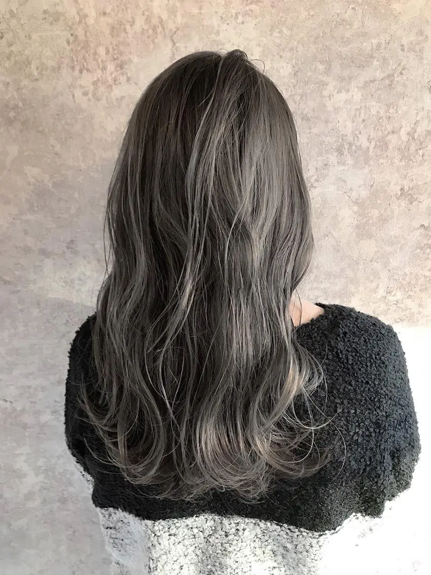 ロング カラー レイヤーカット 早崎太生のヘアスタイル