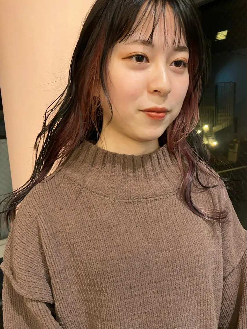 カラー サトウ ナナのヘアスタイル