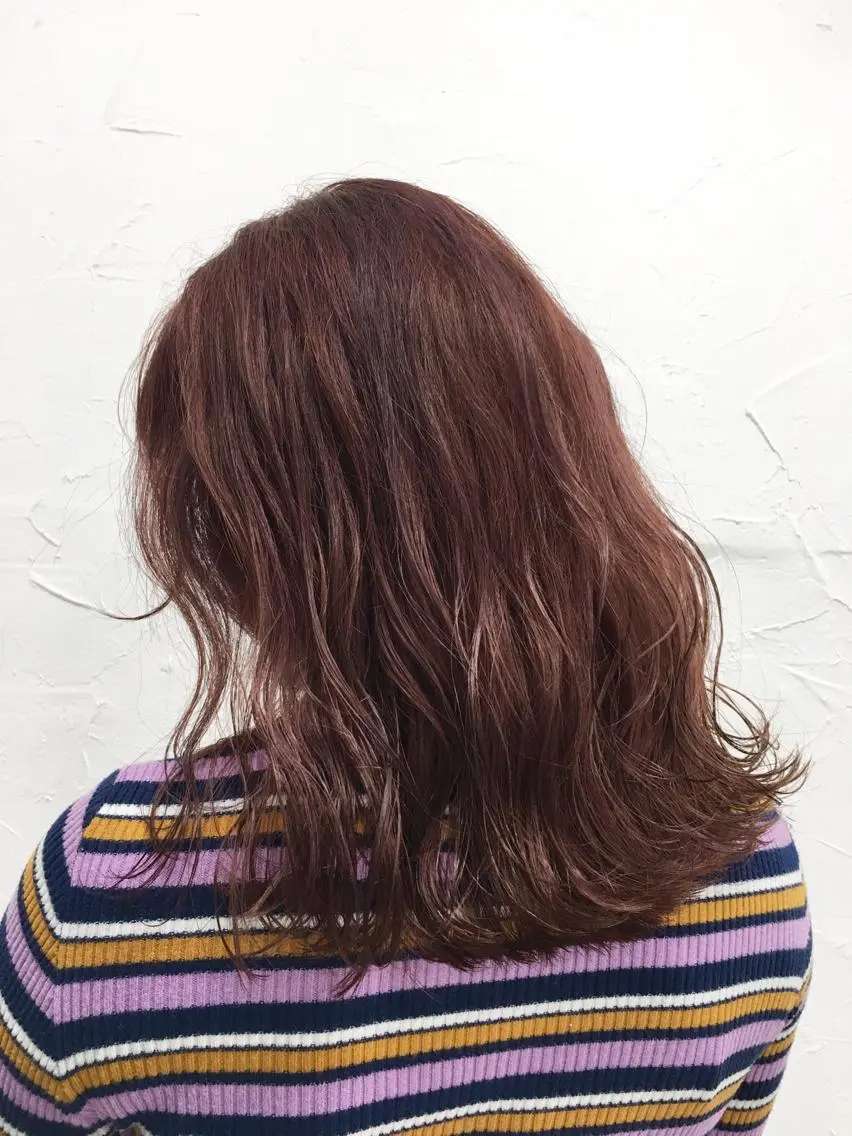 ミディアム カラー ブリーチ ピンクカラー ピンクパープル パープルカラー 脱!黒髪 ダブルカラー【上野】のヘアスタイル