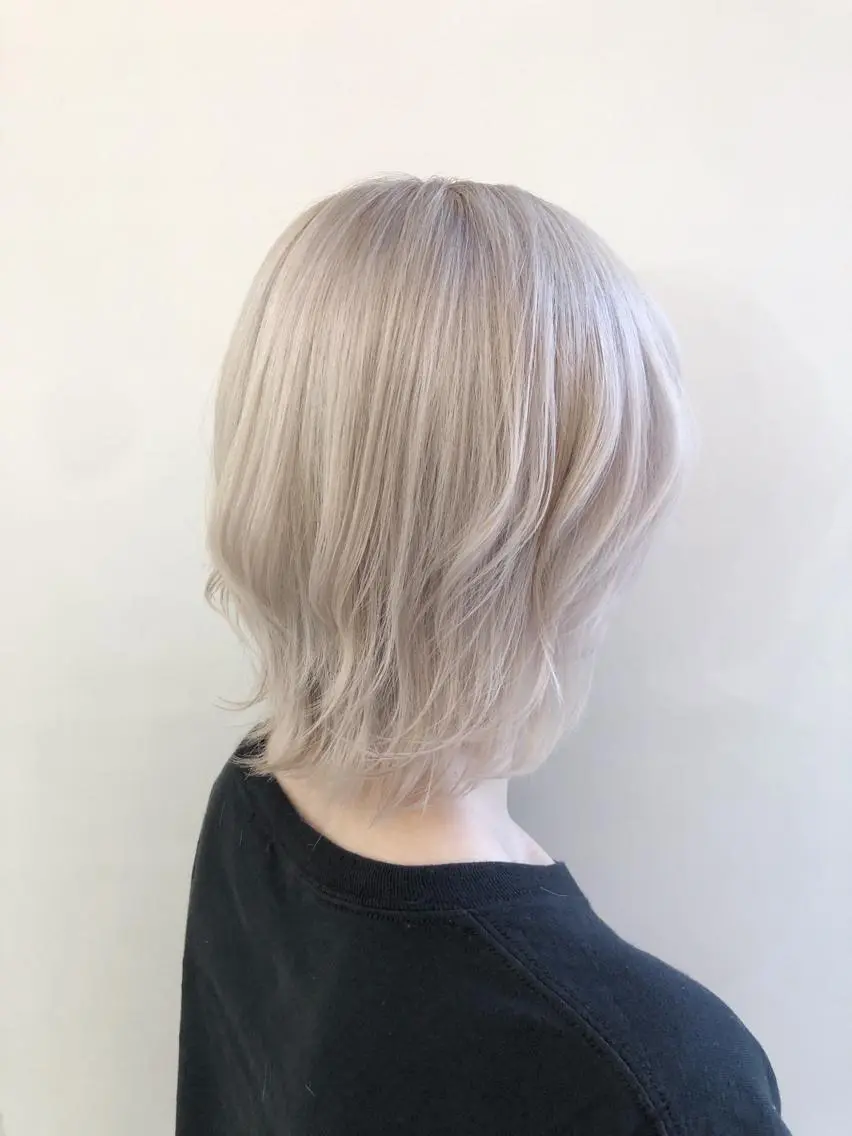 ミディアム カラー ウルフカット レイヤー・ブリーチ kiyotoshiのヘアスタイル