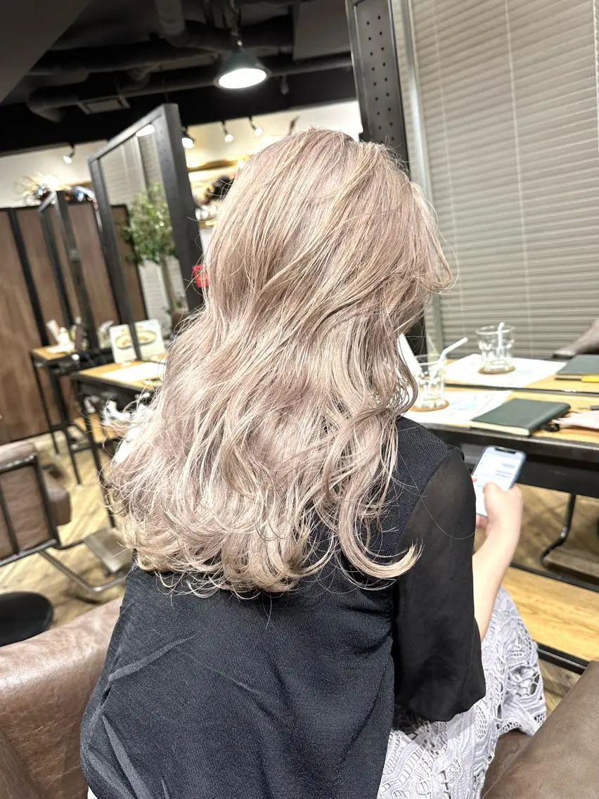 ミディアム カラー ベージュカラー グレージュ ラベンダーカラー ラベンダーグレージュ ラベンダーグレー ヘアカラー ARCANAブリーチ ダブルカラー🌟原宿のヘアスタイル