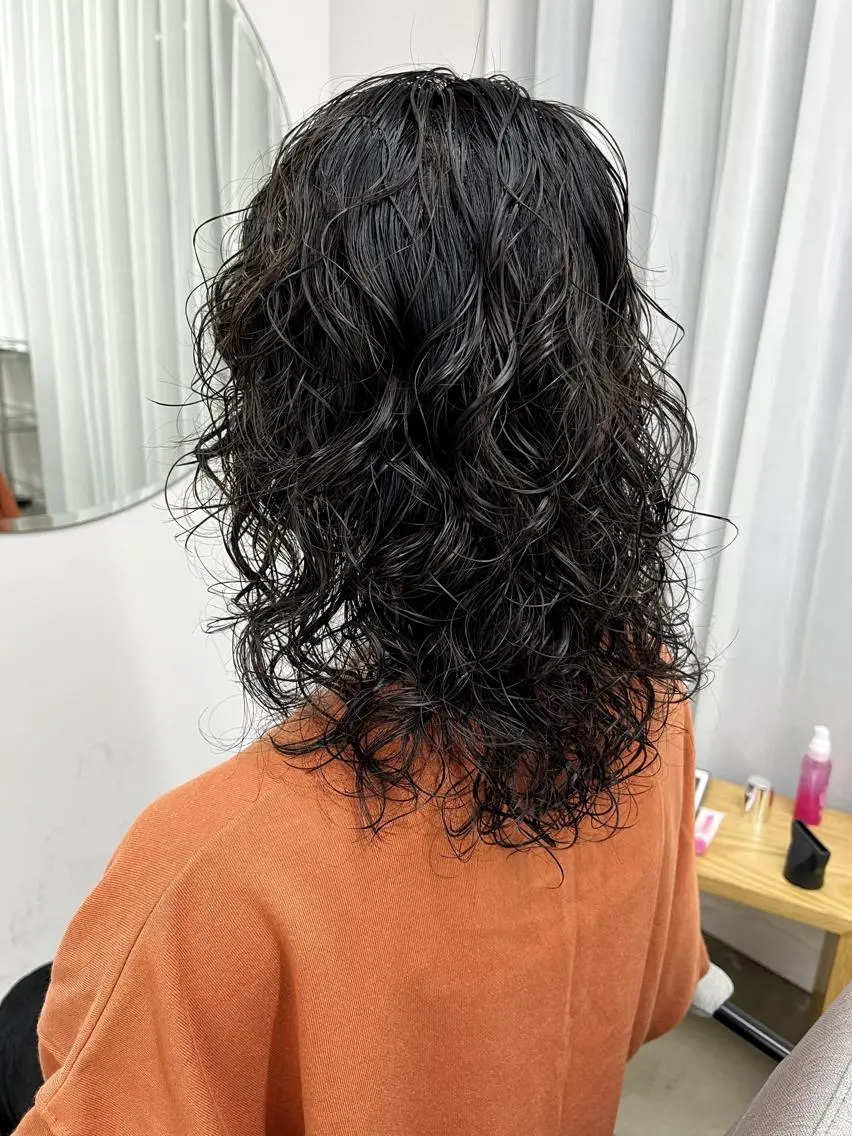 セミロング パーマ カット パーマ ヘッドスパ ⭐️当日OK⭐️ 岩田峻のヘアスタイル