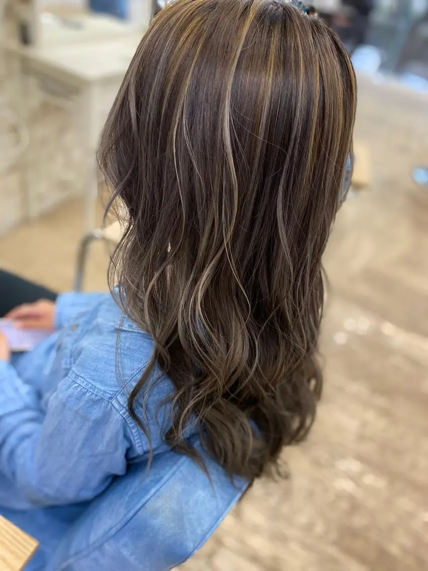 セミロング カラー ヘアアレンジ ブリーチ ハイライトカラー ハイライト カット ヘアカラー 松井 敬太郎のヘアスタイル