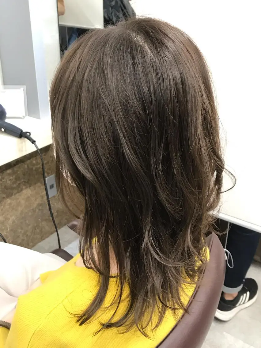セミロング レイヤーカット ブリーチ&似合せボブ 田中寛十のヘアスタイル