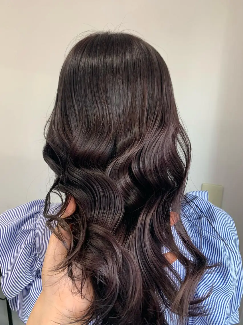 ロング カラー 抜け感レイヤー︴ ニュアンスカラーのヘアスタイル