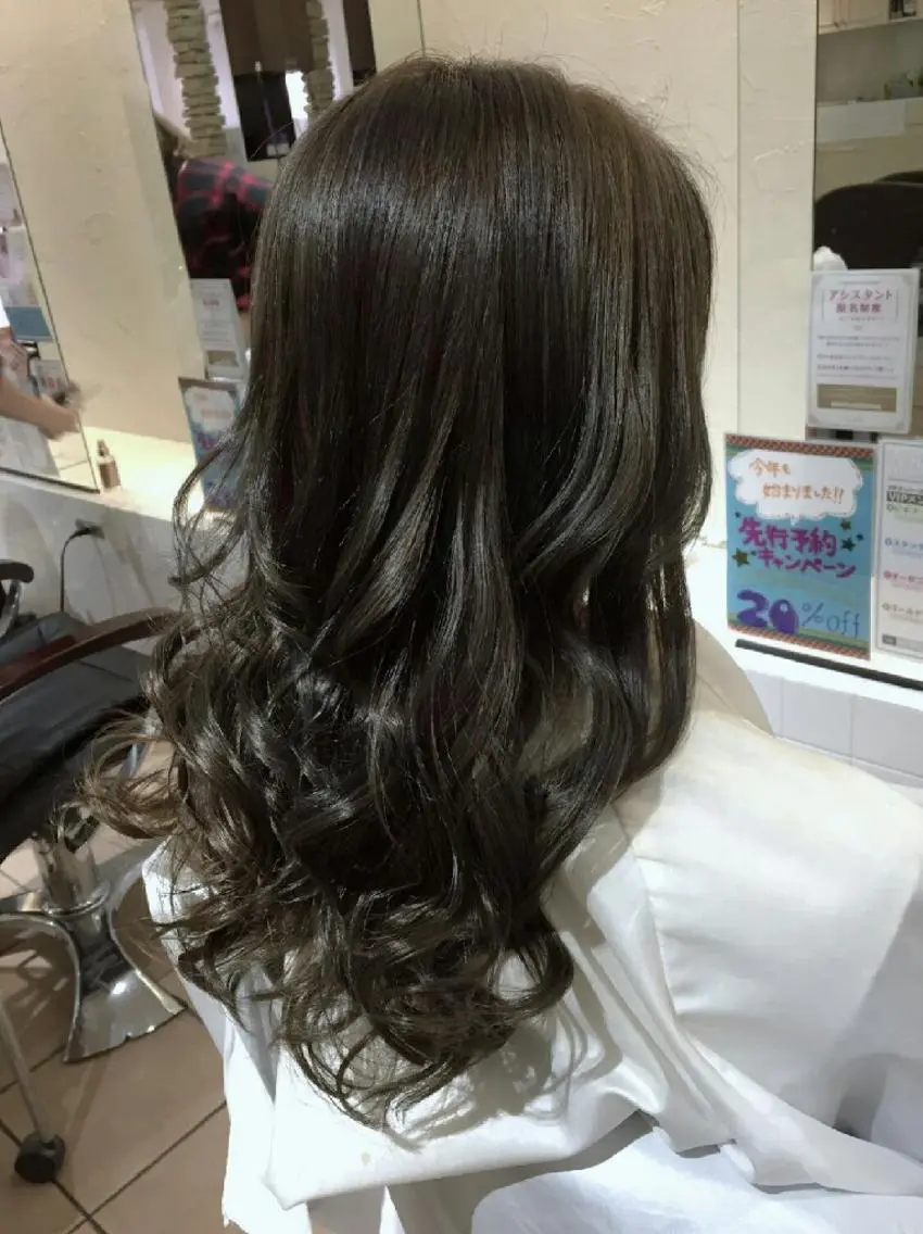 ミディアム セミロング カラー アッシュ 【髪質改善美容師】t occa茨木篠原健太のヘアスタイル