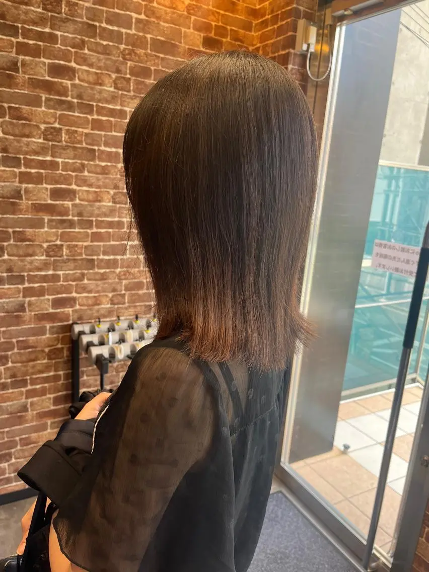 セミロング カラー パーマ ヘアアレンジ メンズ キッズ ネイル マツエク・マツパ アイブロウ メンズパーマ セミロングパーマ ブラウンカラー ケアカラー 透明感カラー 久木原 ゆりのヘアスタイル