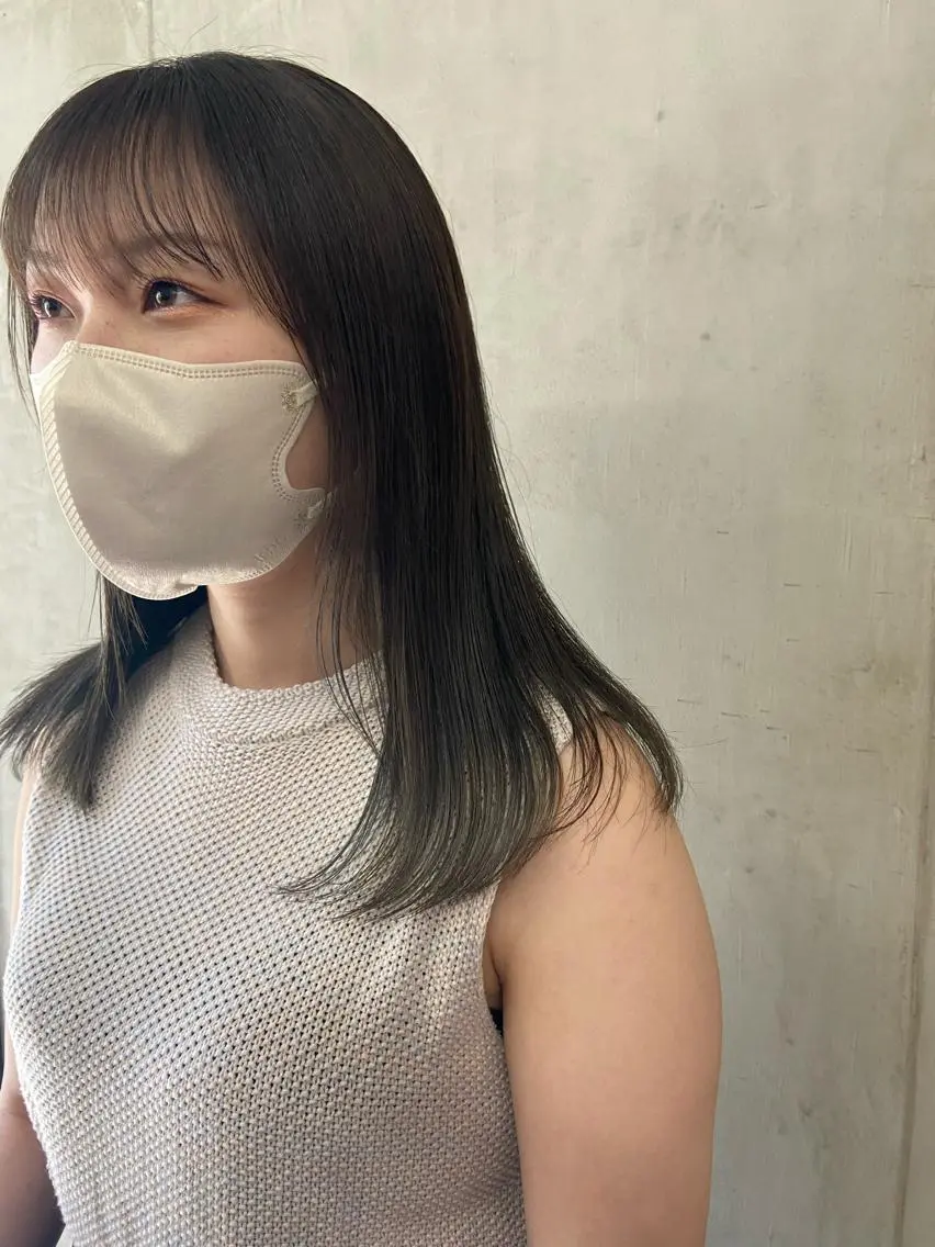 セミロング カラー SALTWATER AYARIのヘアスタイル