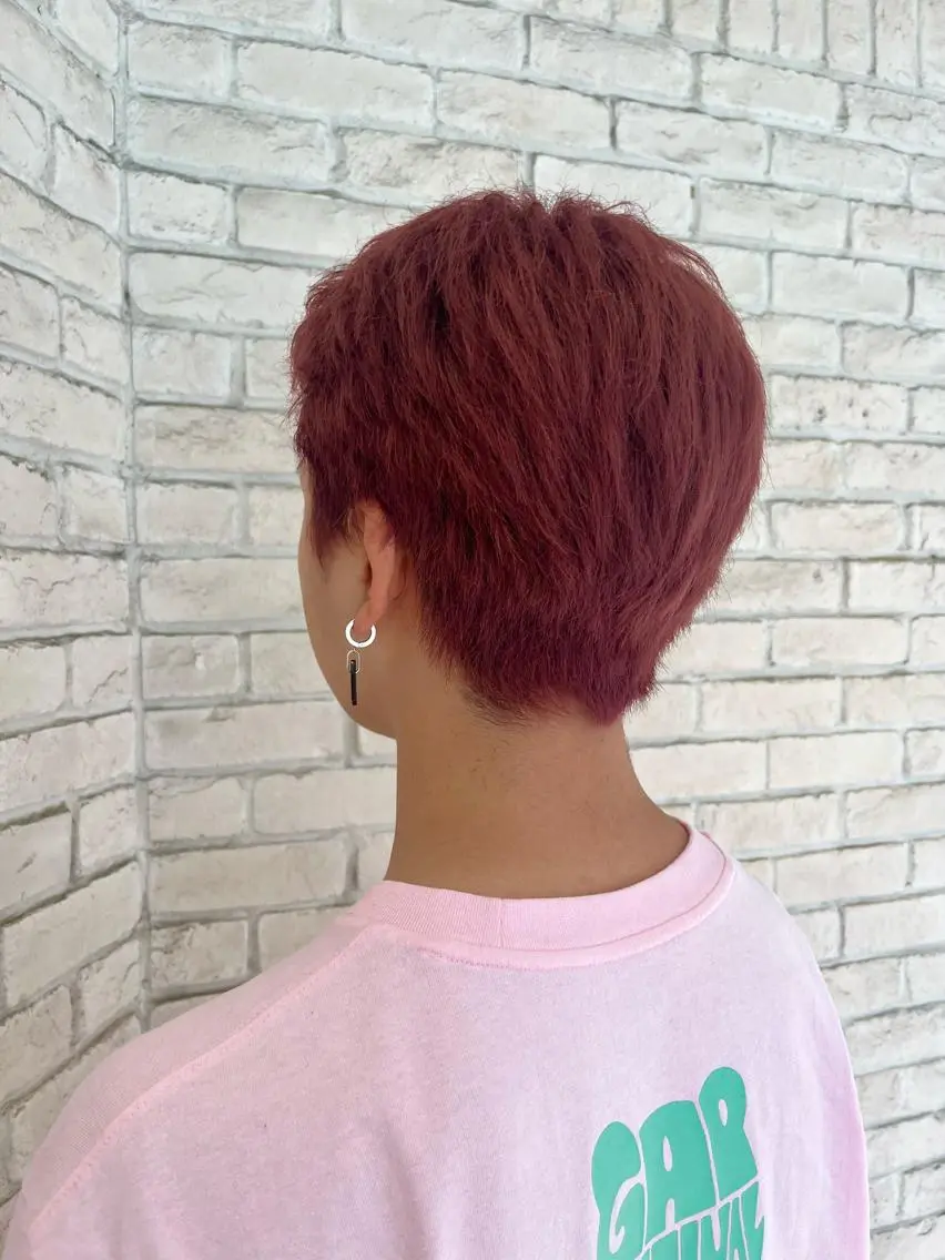 カラー メンズ ハイトーンカラー シールエクステのヘアスタイル