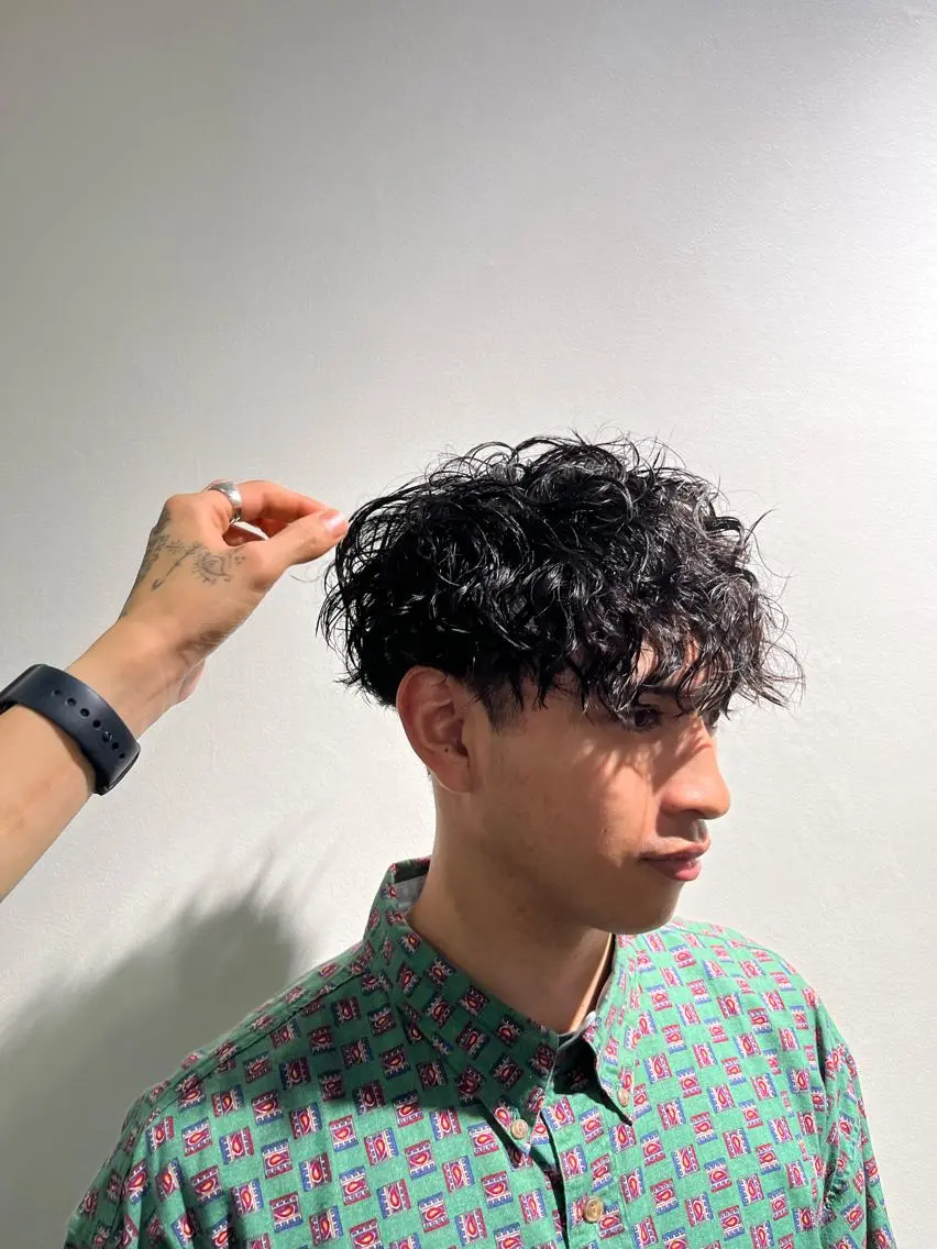 ミディアム パーマ メンズ ミディアムパーマ メンズパーマ スパイラルパーマ カット パーマ ヘアセット とおやま レオのヘアスタイル