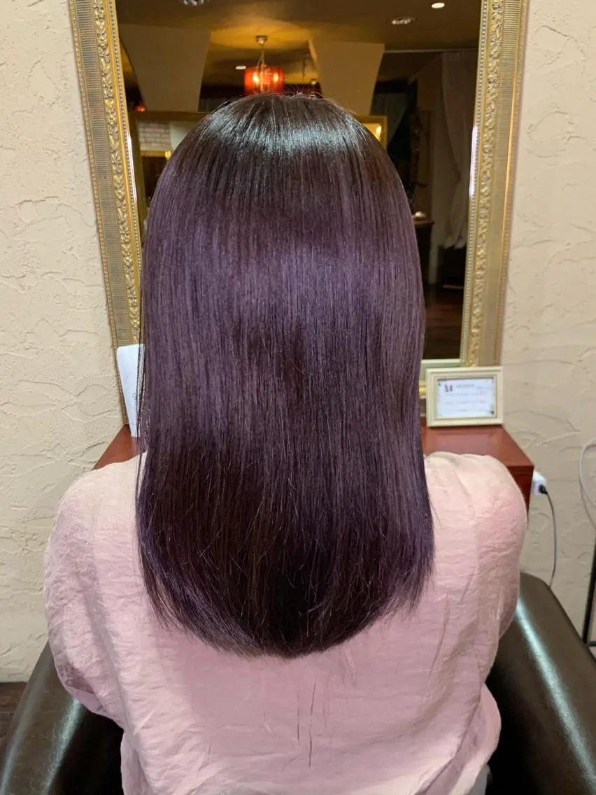 セミロング カラー パープルカラー ヘアカラー トリートメント FAVOR Emiのヘアスタイル