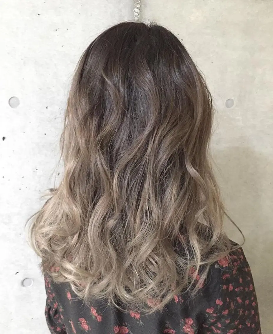 ロング カラー パーマ ヘアアレンジ 大阪レミーエクステ チビ編み込みのヘアスタイル