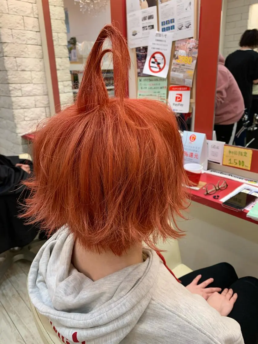 ミディアム カラー ヘアアレンジ 今村公介 ブリーチ特化、派手髪のヘアスタイル
