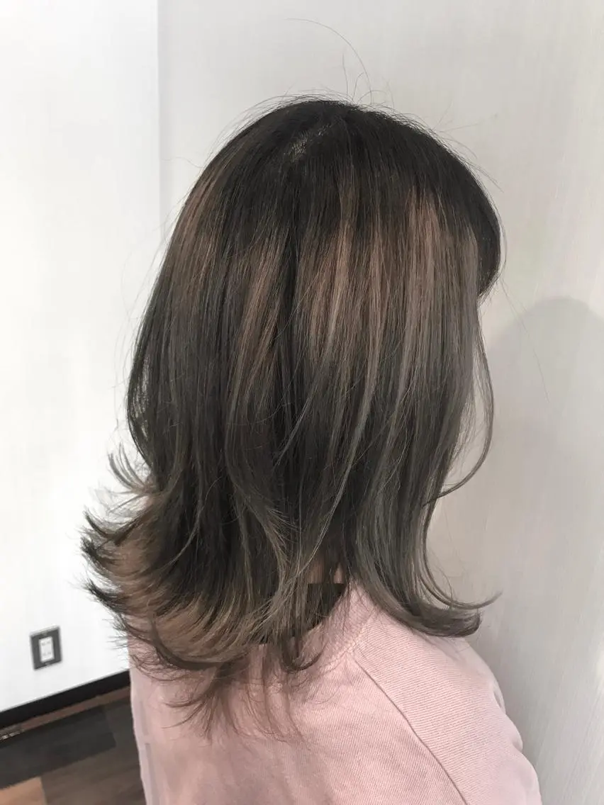 ミディアム カラー ダブルカラー グラデーションカラー ひろせ かなのヘアスタイル