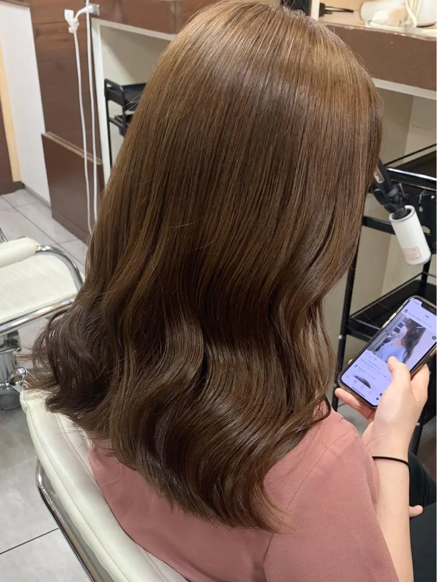 セミロング ヘアカラー レイヤー/艶髪カラー 森本くるみのヘアスタイル