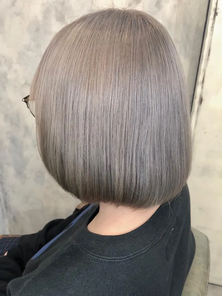 ショート カラー ブリーチ シルバー 田中 健太郎のヘアスタイル
