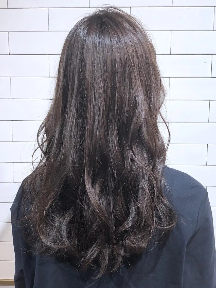 セミロング 髪質改善⌇透明感 カラー⌇川上葵のヘアスタイル