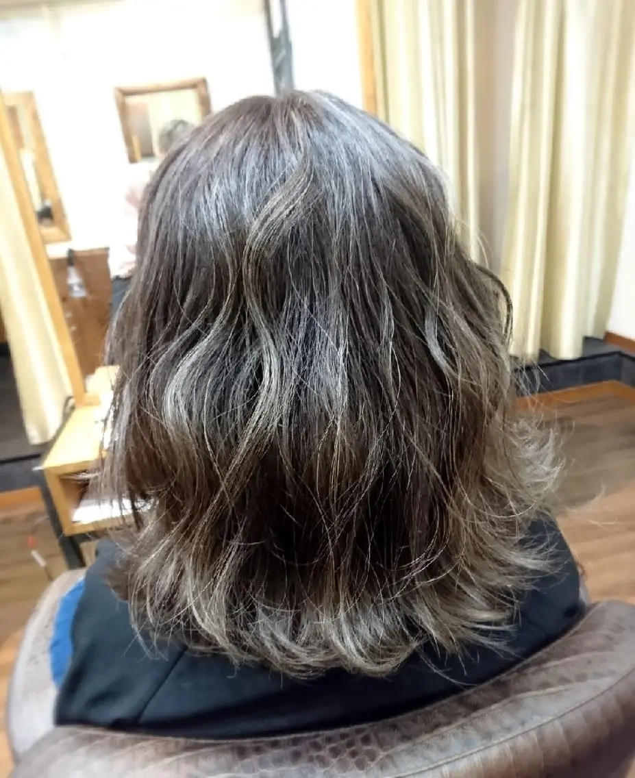ミディアム カラー パーマ ヘアアレンジ メンズ メンズハイライト グラデーションカラー ハイライトカラー ハイライト まとまり💯悩み改善 ★松本尚弥★店長のヘアスタイル