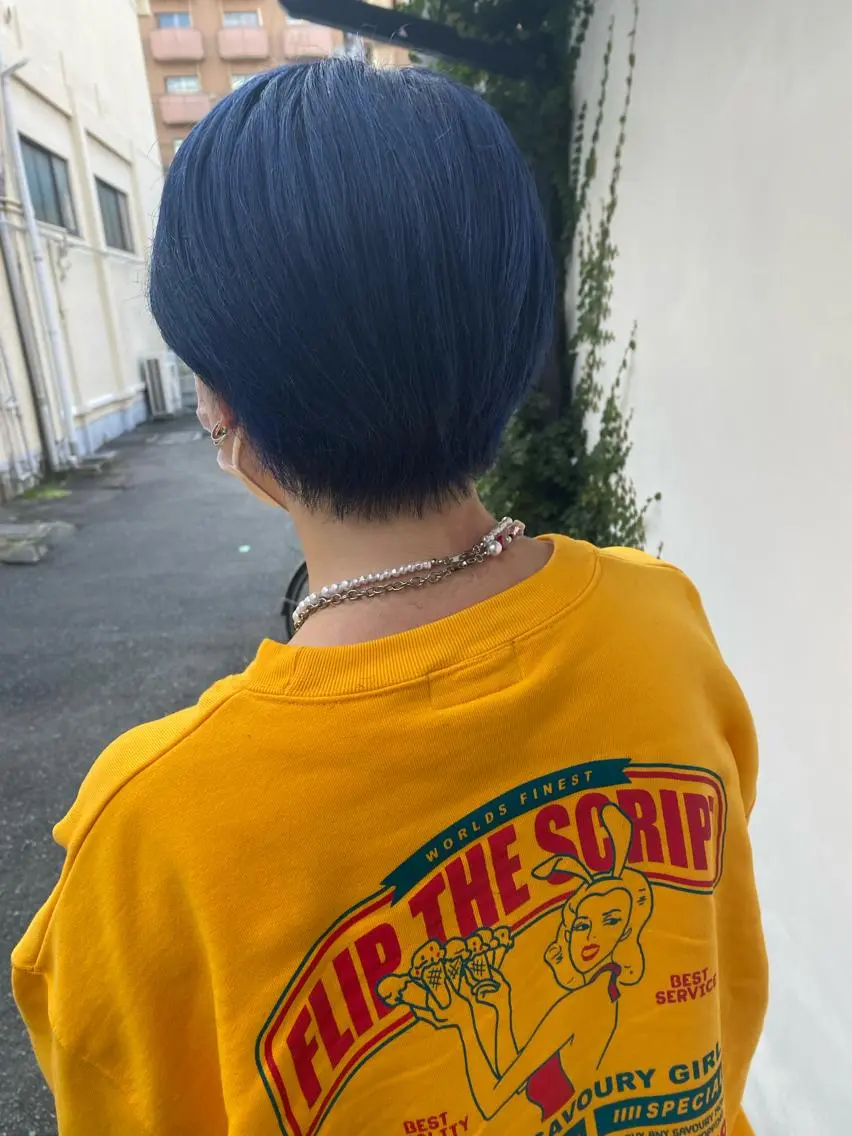 ショート カラー ブリーチ ブルーカラー tonari 梅田、中崎町のヘアスタイル