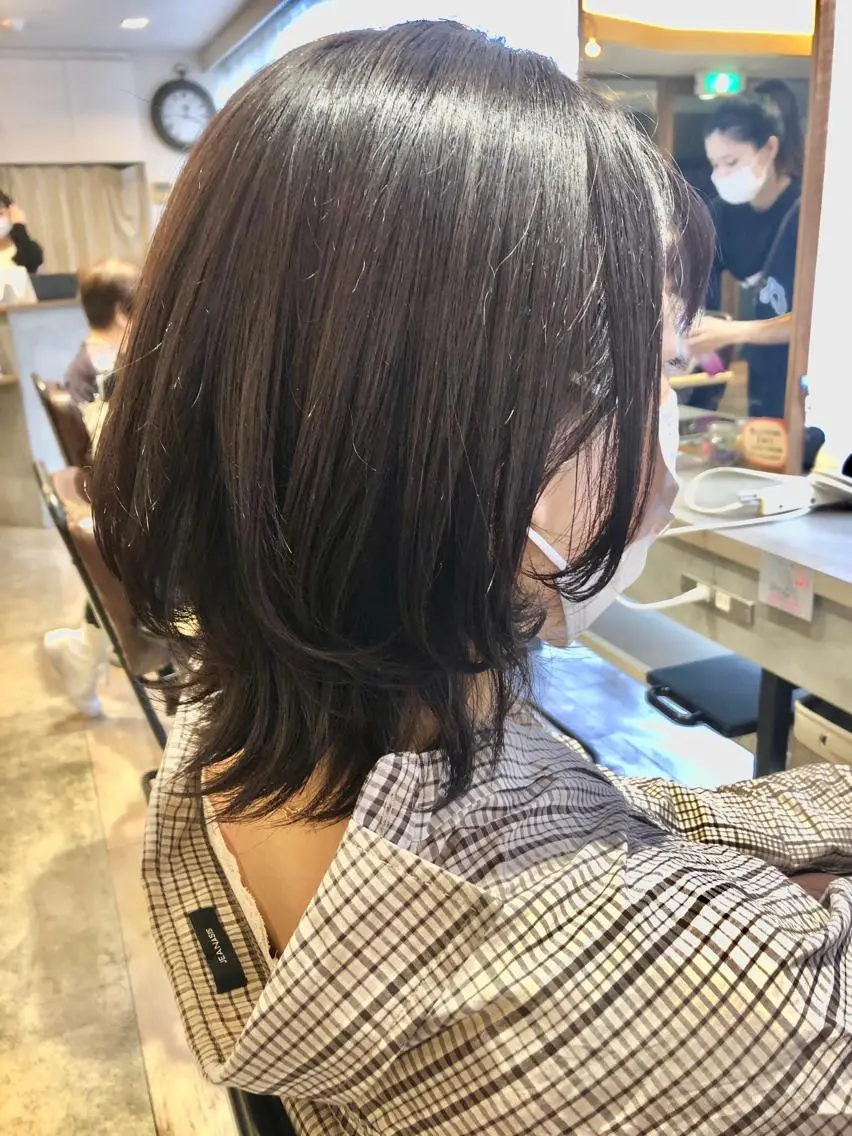 ミディアム カラー ボブ 顔周りカット レイヤーカット ウルフカット 奥野 紗弓のヘアスタイル