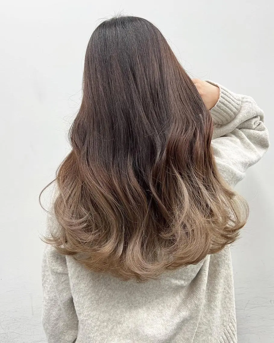 ロング カラー アディクシーカラー アッシュ ブルーカラー ダークアッシュ グレージュ 【公式】amble luxe 中野のヘアスタイル