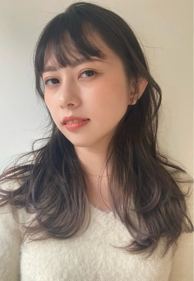 ロング 白土 さくらのヘアスタイル