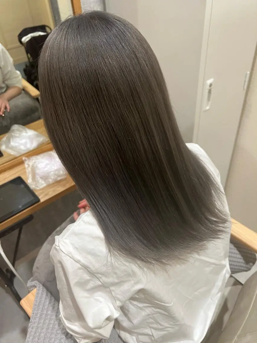 セミロング カラー 透明感カラー グレージュ 🌈髪質改善・美髪矯 正・平野瀬乃🌈のヘアスタイル