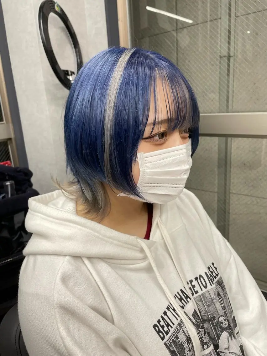 ミディアム カラー ウルフカット 朝倉 海斗のヘアスタイル