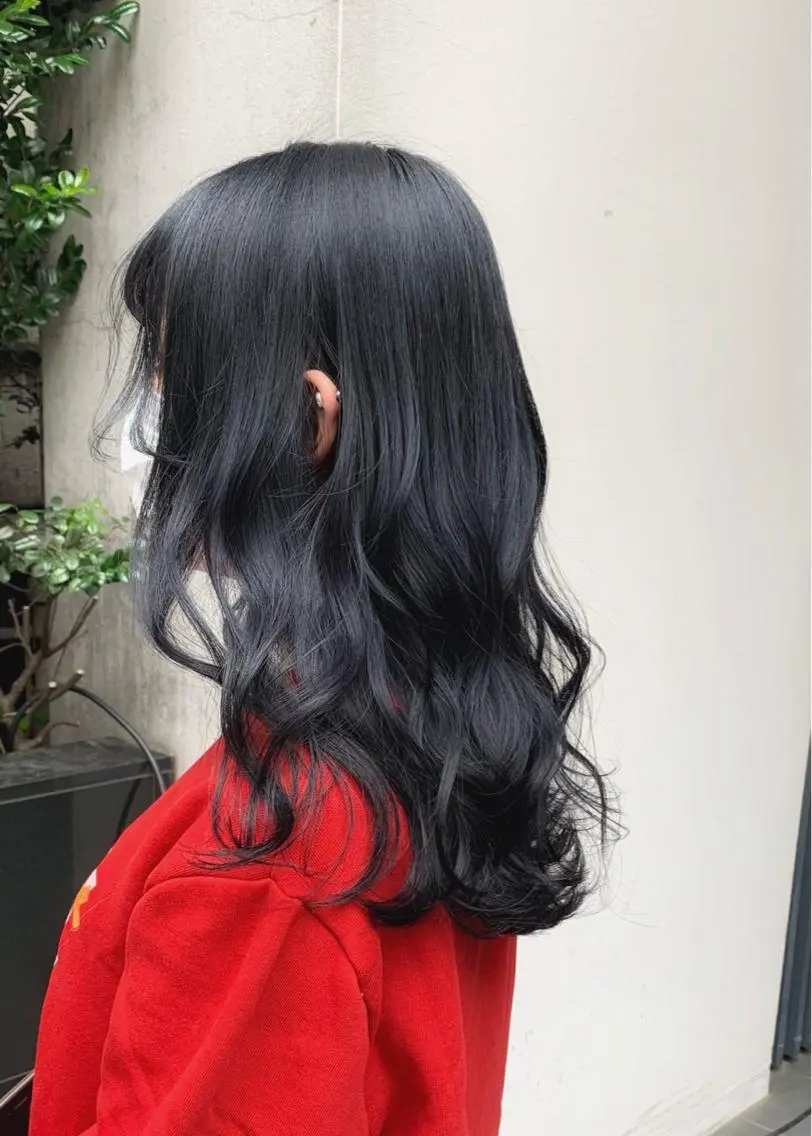 ミディアム カラー ブリーチ ブルーカラー ブルージュ ネイビーカラー ヘアカラー トリートメント 矢野 晃平のヘアスタイル